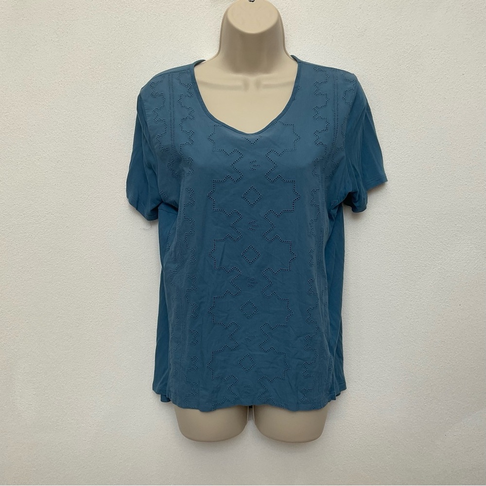 Old Navy Light Blue Babydoll Top with Geometric Design on Front Size Medium